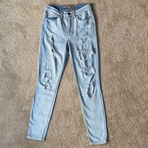 Guess 1981 High Waist Straight Leg Ripped Jean